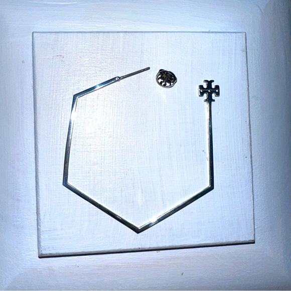 Tory Burch - Silver Reva Hexagon Logo Hoop Earrings - Picture 6 of 8